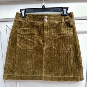 Madewell Olive Green Corduroy Mini Skirt with front pockets. Size 4.  Front zip